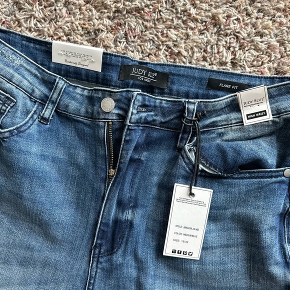 Judy Blue Medium Blue Flare Jeans - Picture 4 of 4